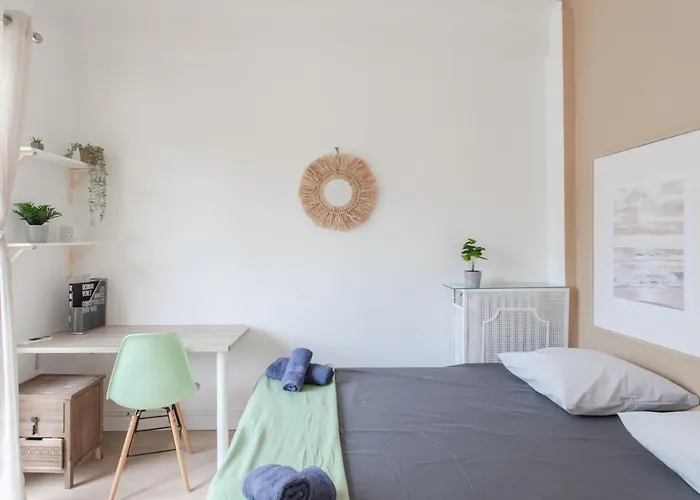 26 Nice , La Riviera