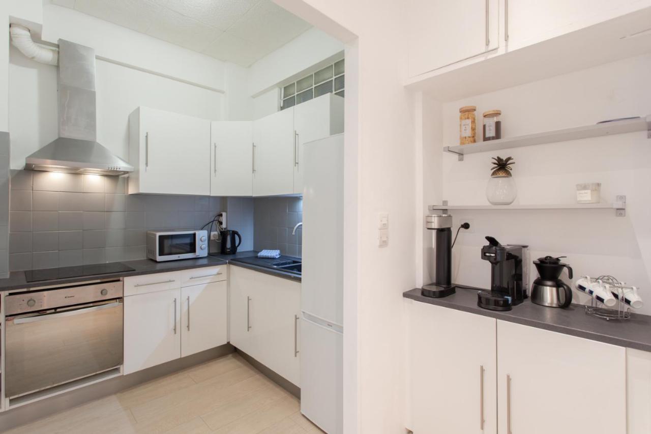 26 , La Riviera Apartment